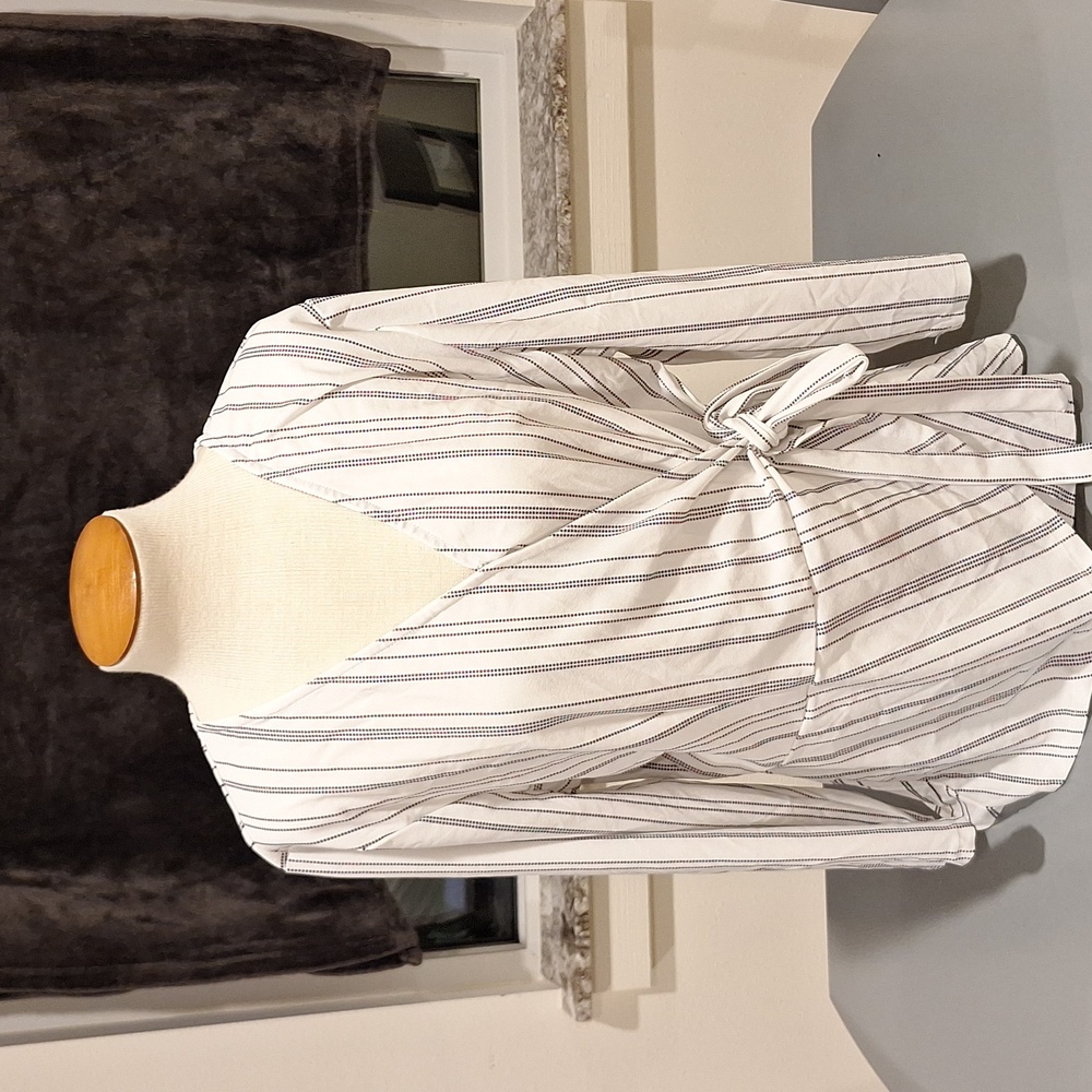 White blouse with tie at waist